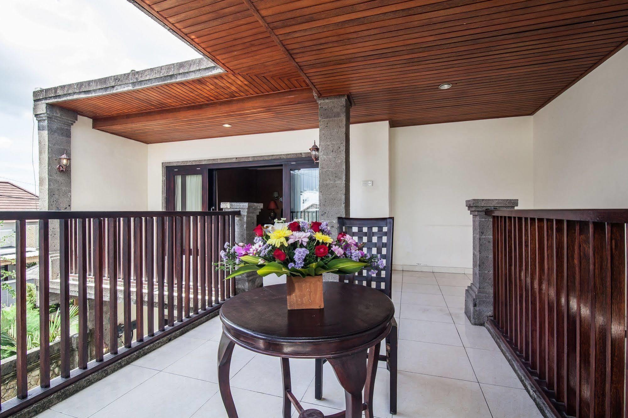 Puri Yuma Hotel Denpasar Kültér fotó